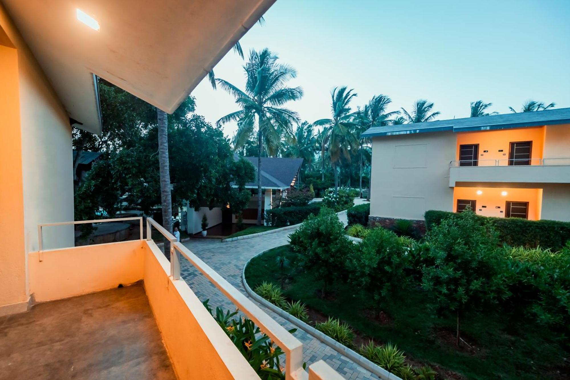 Commune18 Spa Resorts Chikmagalūr Esterno foto