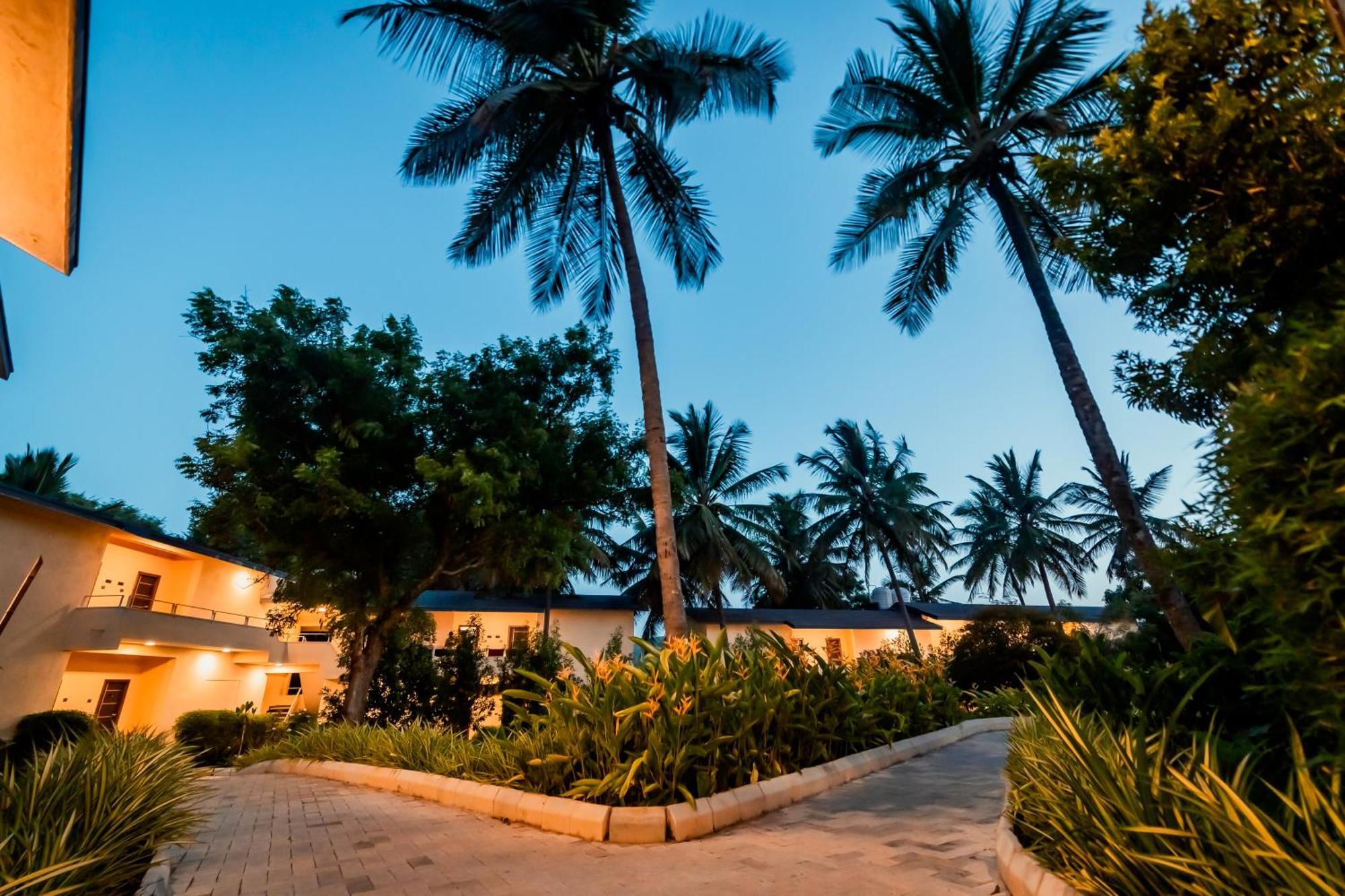 Commune18 Spa Resorts Chikmagalūr Esterno foto