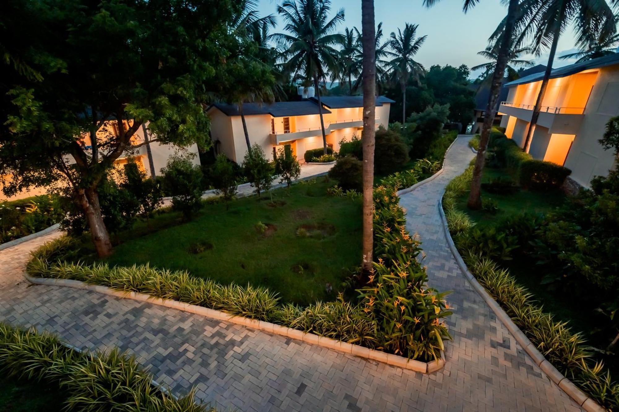 Commune18 Spa Resorts Chikmagalūr Esterno foto